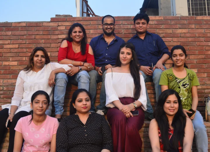 Restromark Blogger Meetup at The Classroom Gurgaon with influencers enjoying food and drinks